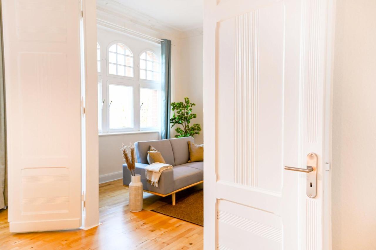 120Qm Denkmal Apartment In Krefeld Mit Stuck Und Balkon - Beuys Apartments - Krefeld Exteriör bild